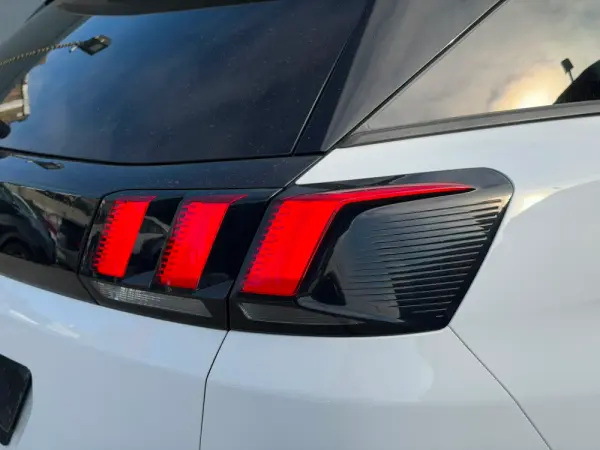 Peugeot 3008 1.5 BlueHDi Allure EAT8 8