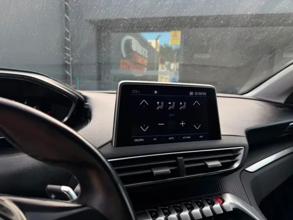 Peugeot 3008 1.5 BlueHDi Allure EAT8 15