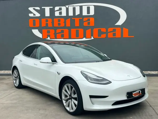 Tesla Model 3 Standard RWD Plus 3