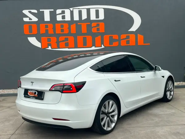Tesla Model 3 Standard RWD Plus 4