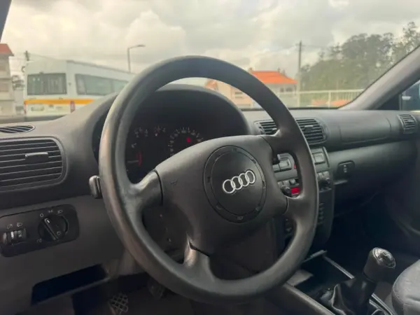 Audi A3 1.6 12