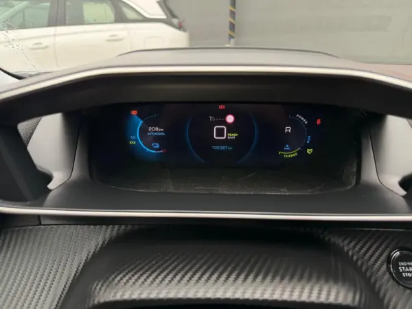 Peugeot e-2008 50 kWh Allure 10