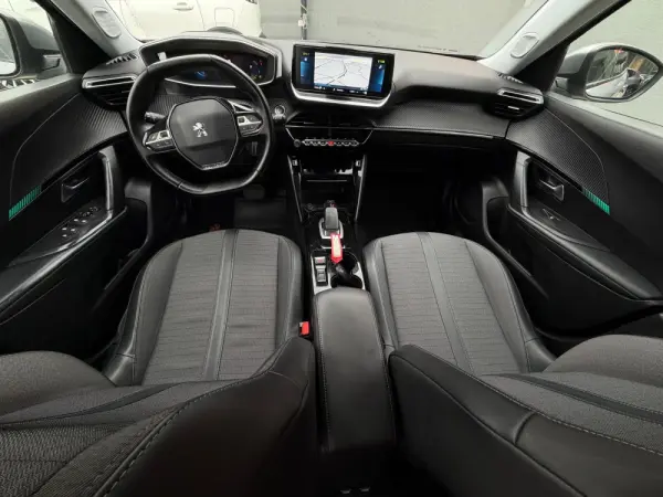 Peugeot e-2008 50 kWh Allure 16