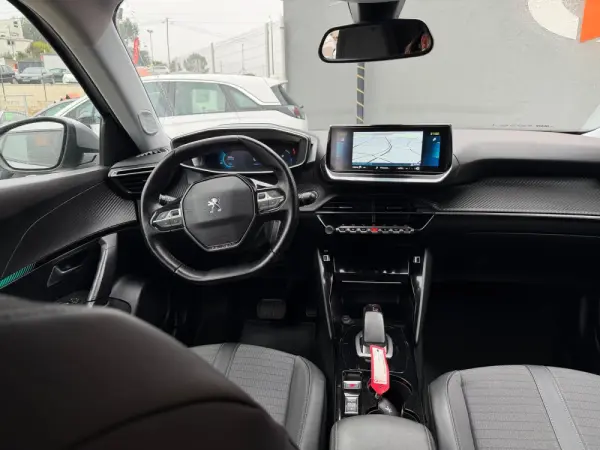 Peugeot e-2008 50 kWh Allure 17