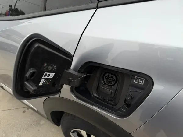 Peugeot e-2008 50 kWh Allure 18