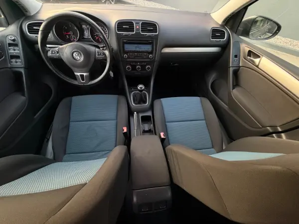 Volkswagen Golf 1.6 TDi Confortline 16
