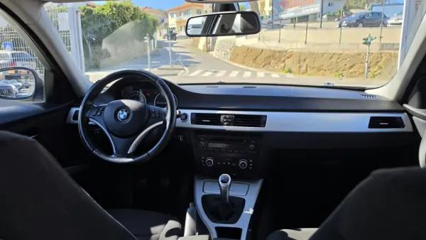 BMW 318 d Dynamic 12