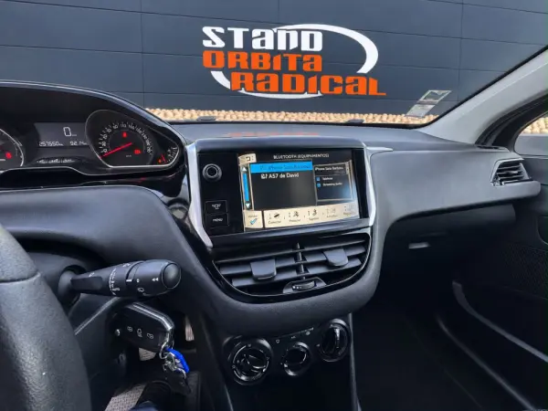 Peugeot 208 1.4 HDi Active 5