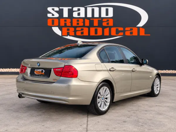 BMW 318 d Dynamic 4