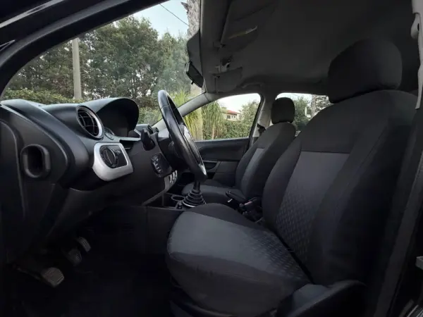 Ford Fiesta 1.25 Ambiente 9