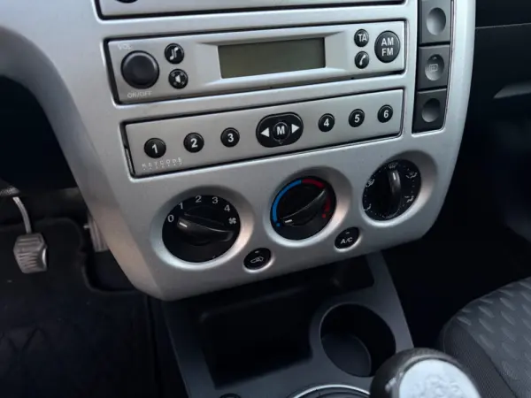 Ford Fiesta 1.25 Ambiente 15