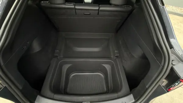 Tesla Model Y Long Range Tração Integral 21