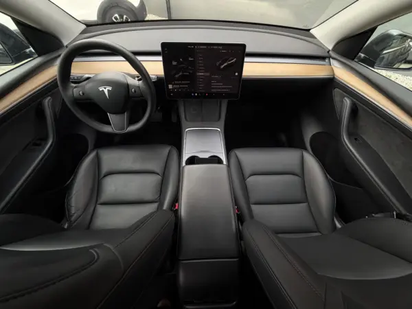Tesla Model Y Long Range Tração Integral 13