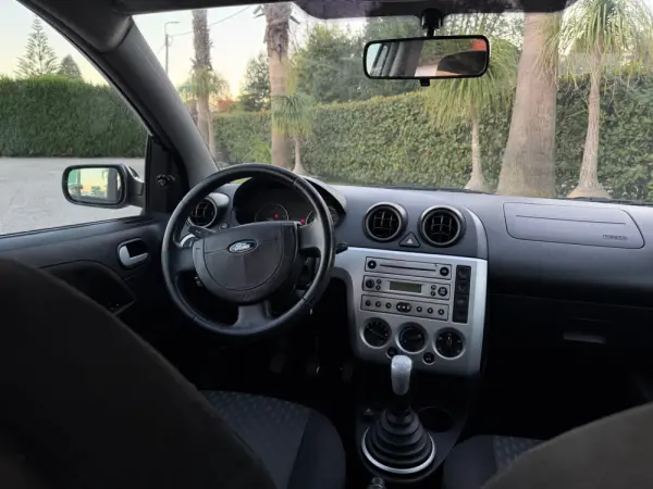 Ford Fiesta 1.25 Ambiente 21