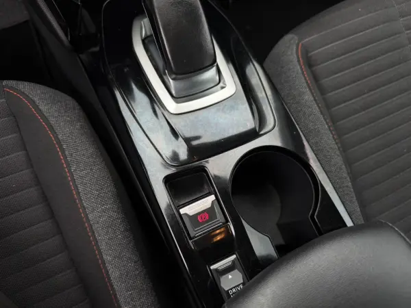 Peugeot e-2008 50 kWh Active 8