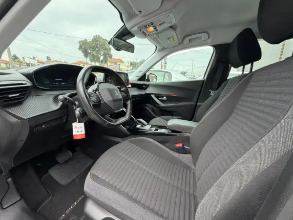 Peugeot e-2008 50 kWh Active 12
