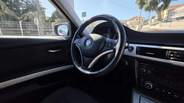 BMW 318 d Dynamic 13