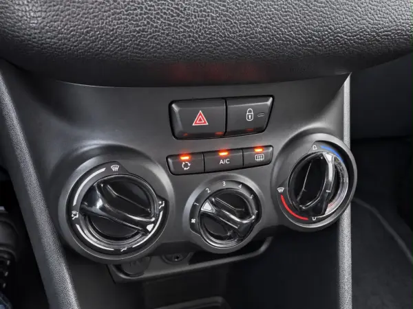 Peugeot 208 1.4 HDi Active 6