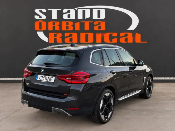 BMW iX3 Inspiring 4