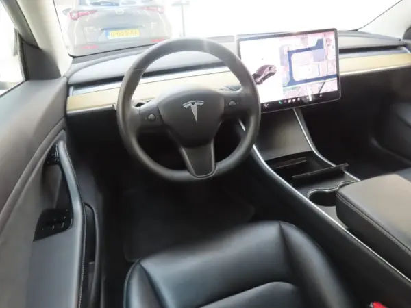 Tesla Model 3 Standard RWD Plus 7