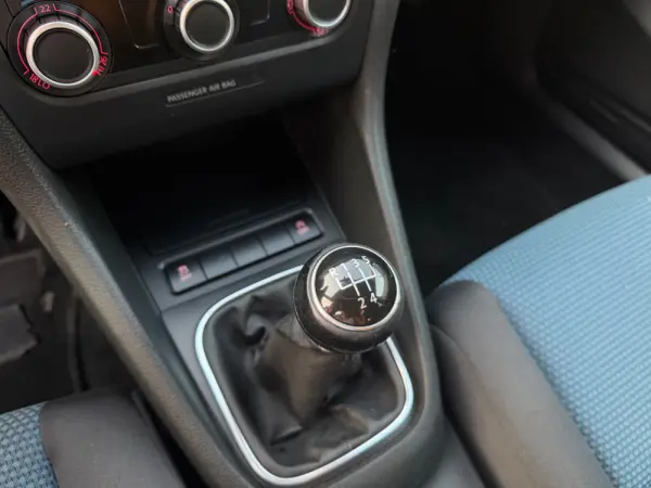 Volkswagen Golf 1.6 TDi Confortline 12