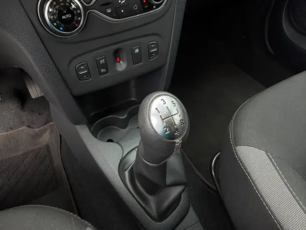 Dacia Sandero 1.5 dCi SL Stepway of Life 14