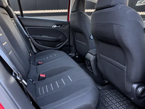 Peugeot 308 1.6 e-HDi Allure J17 7