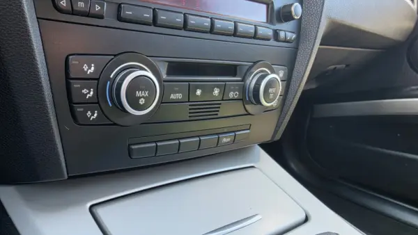 BMW 318 d Dynamic 9
