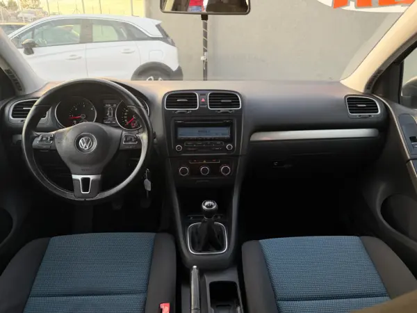 Volkswagen Golf 1.6 TDi Confortline 17