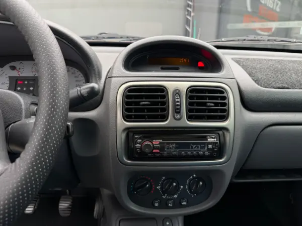 Renault Clio 1.2 Confort Authentique 6