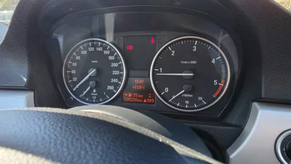 BMW 318 d Dynamic 7