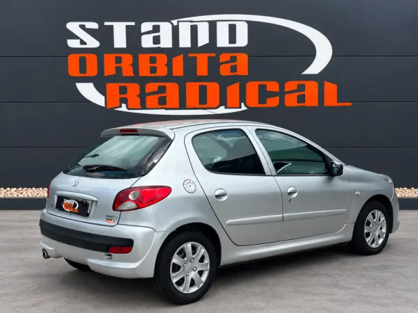 Peugeot 206 1.1 Trendy 4