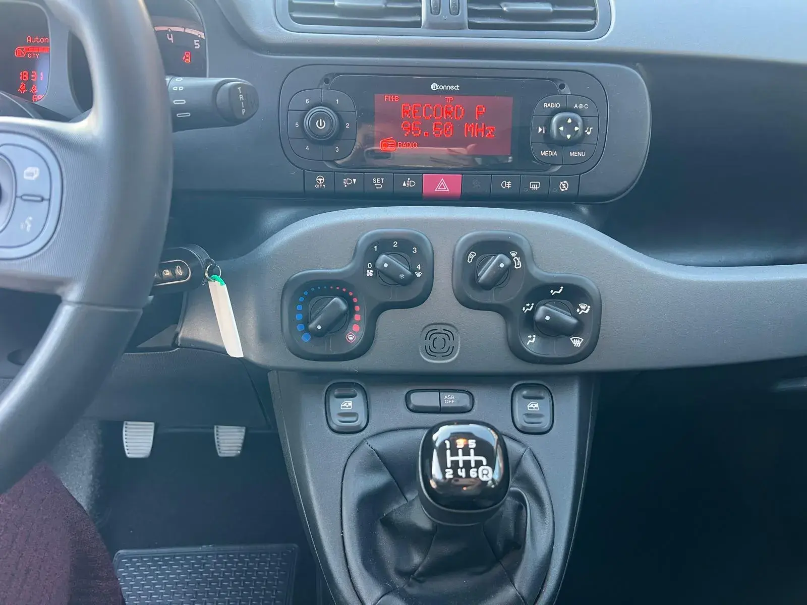 Fiat Panda hibrido city life 7