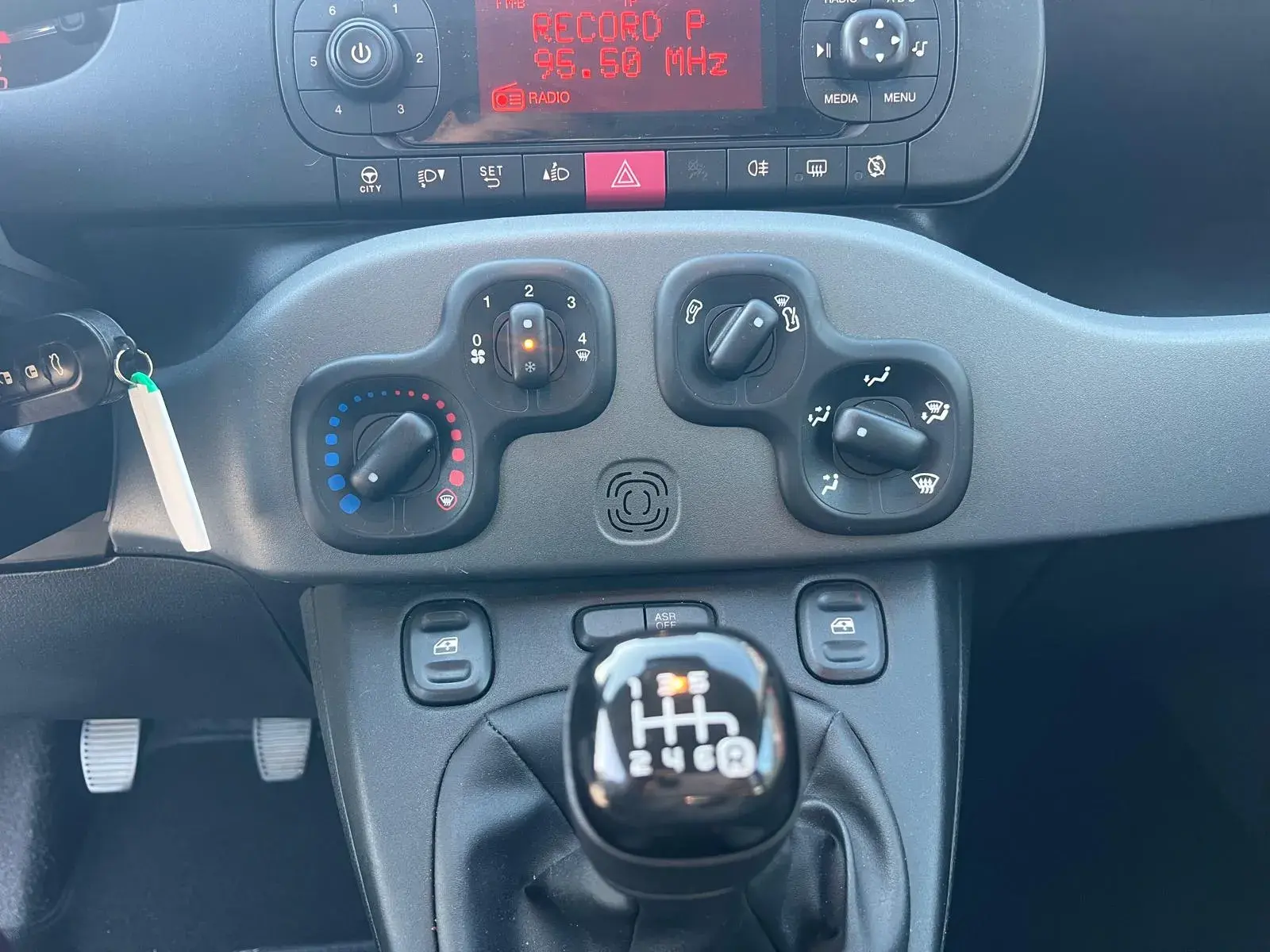 Fiat Panda hibrido city life 10