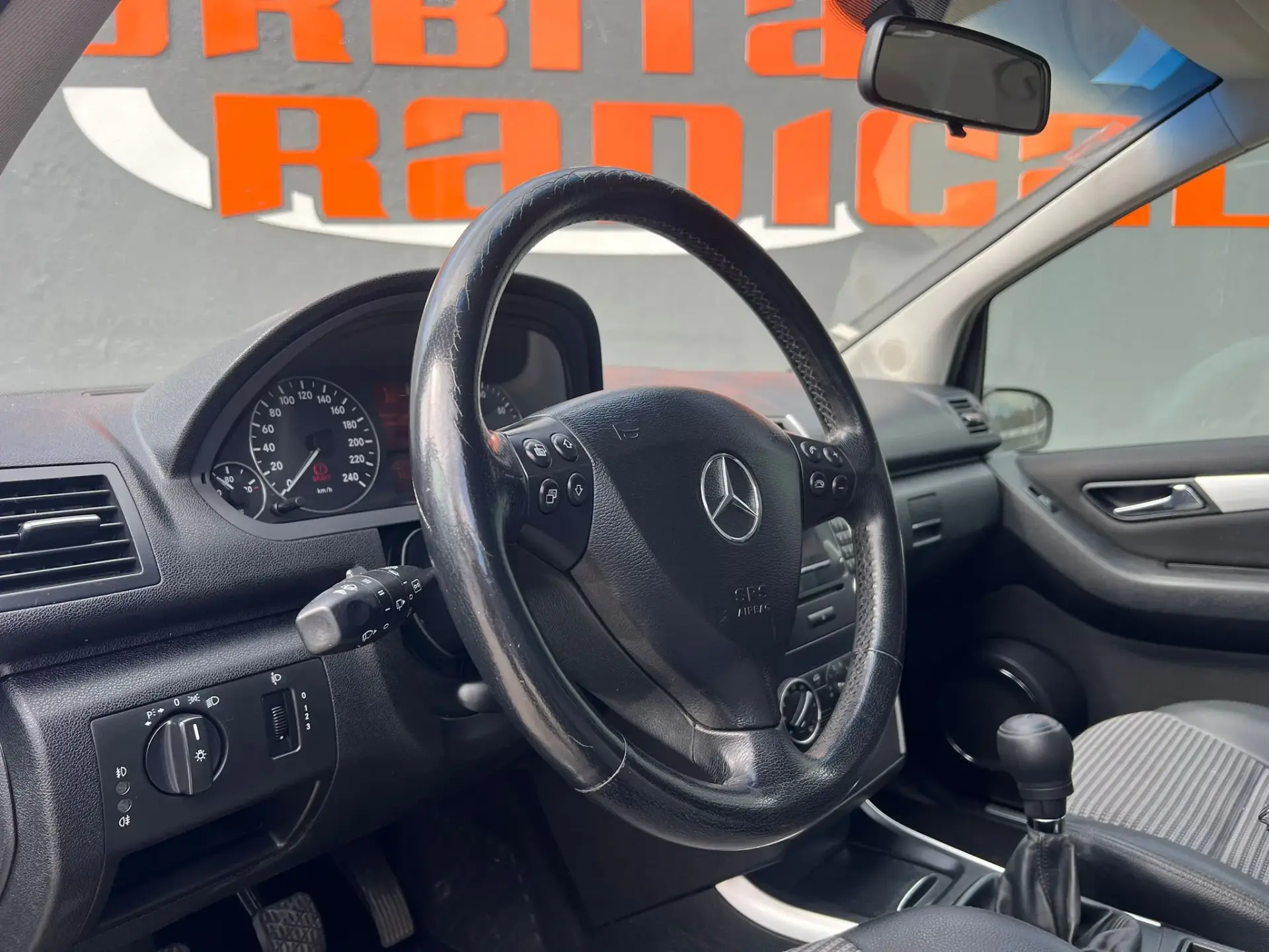 Mercedes-Benz A 150 Classic 7