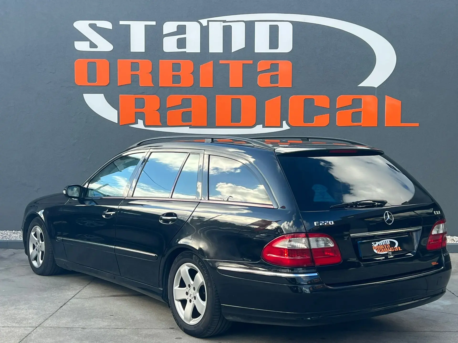 Mercedes-Benz E 220 CDi Avantgarde Aut. 4