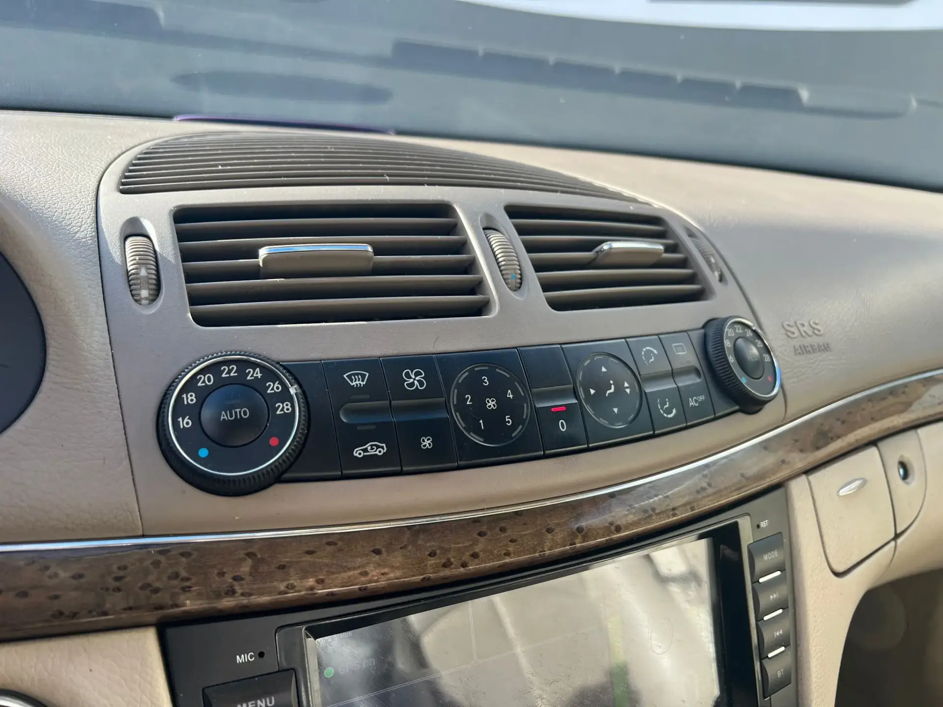 Mercedes-Benz E 220 CDi Avantgarde Aut. 11