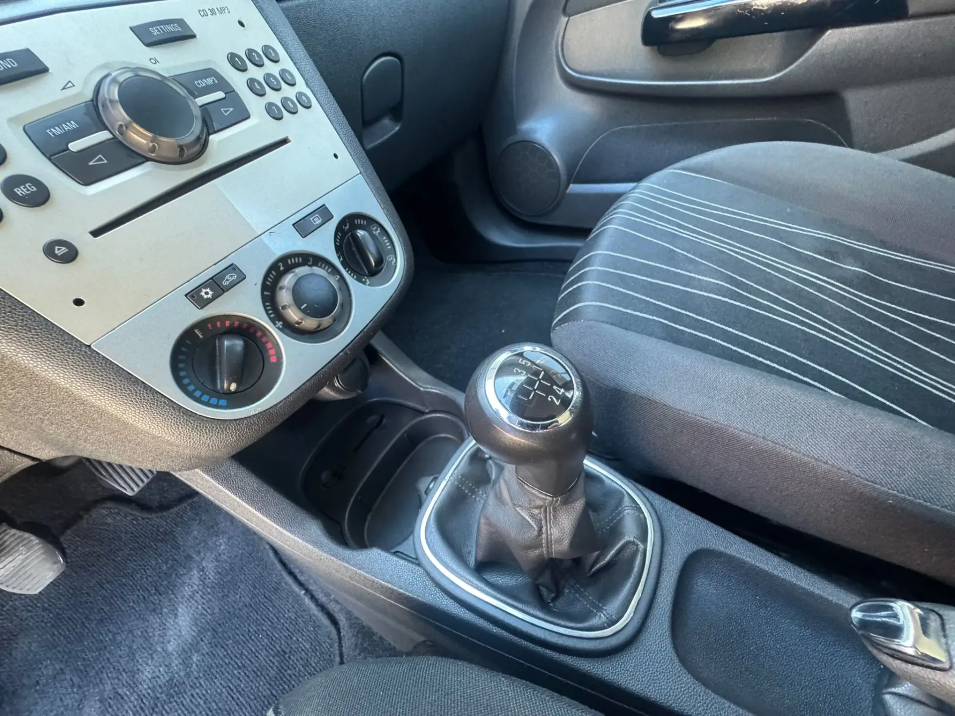 Opel Corsa 1.2 Cosmo 12