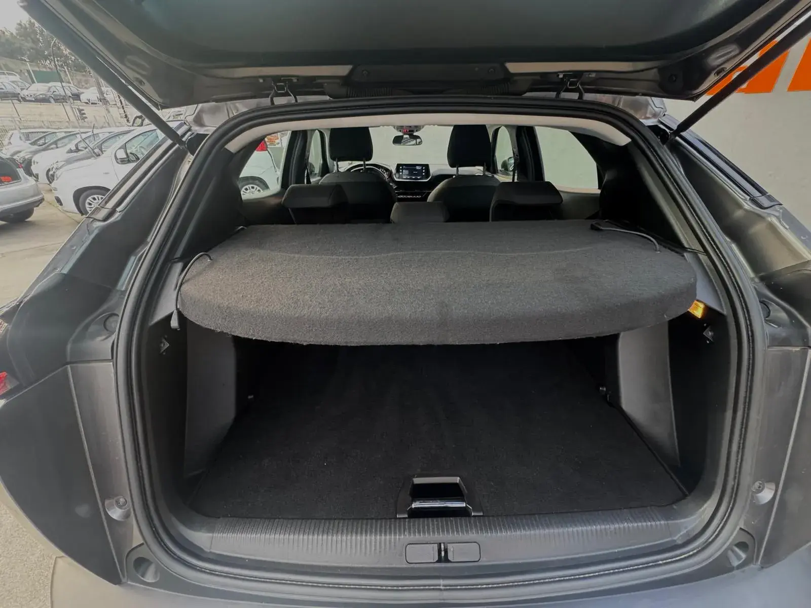 Peugeot 2008 1.2 PureTech Active 8