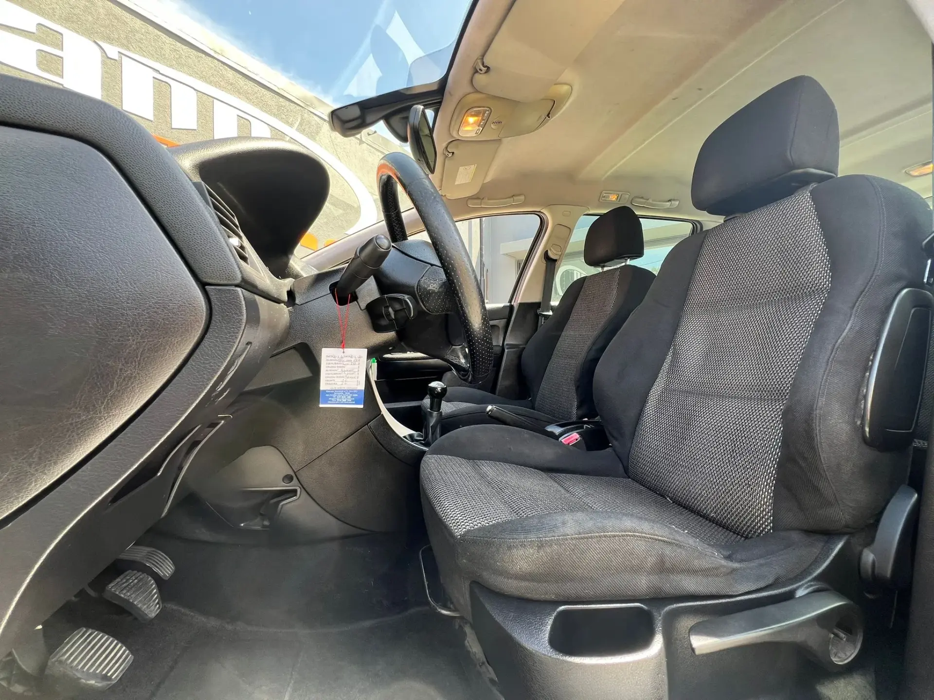 Peugeot 307 SW 1.6 HDi Black & Silver 8