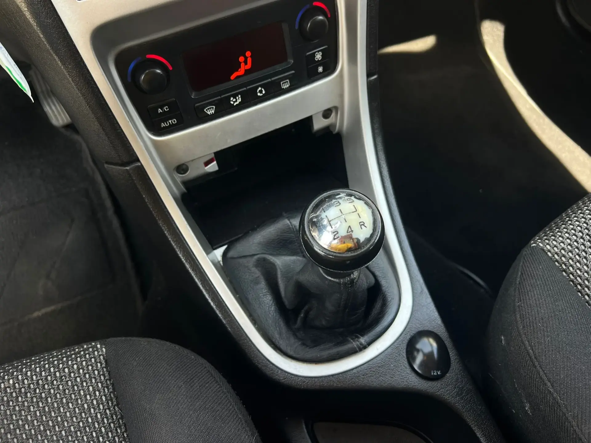 Peugeot 307 SW 1.6 HDi Black & Silver 11
