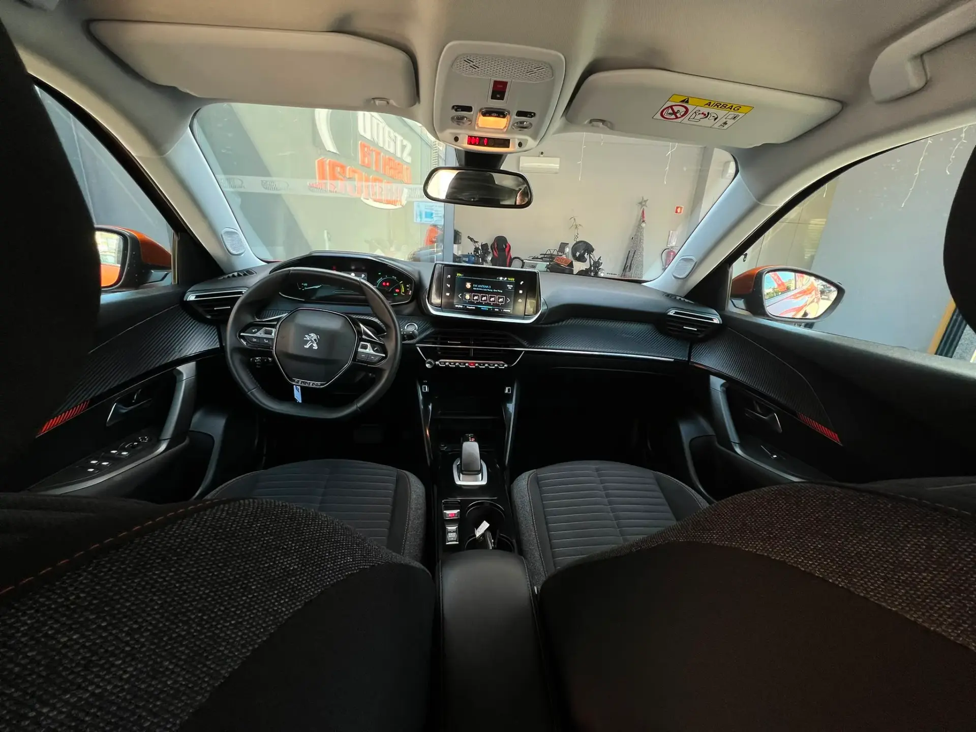 Peugeot e-2008 50 kWh Active Pack 11