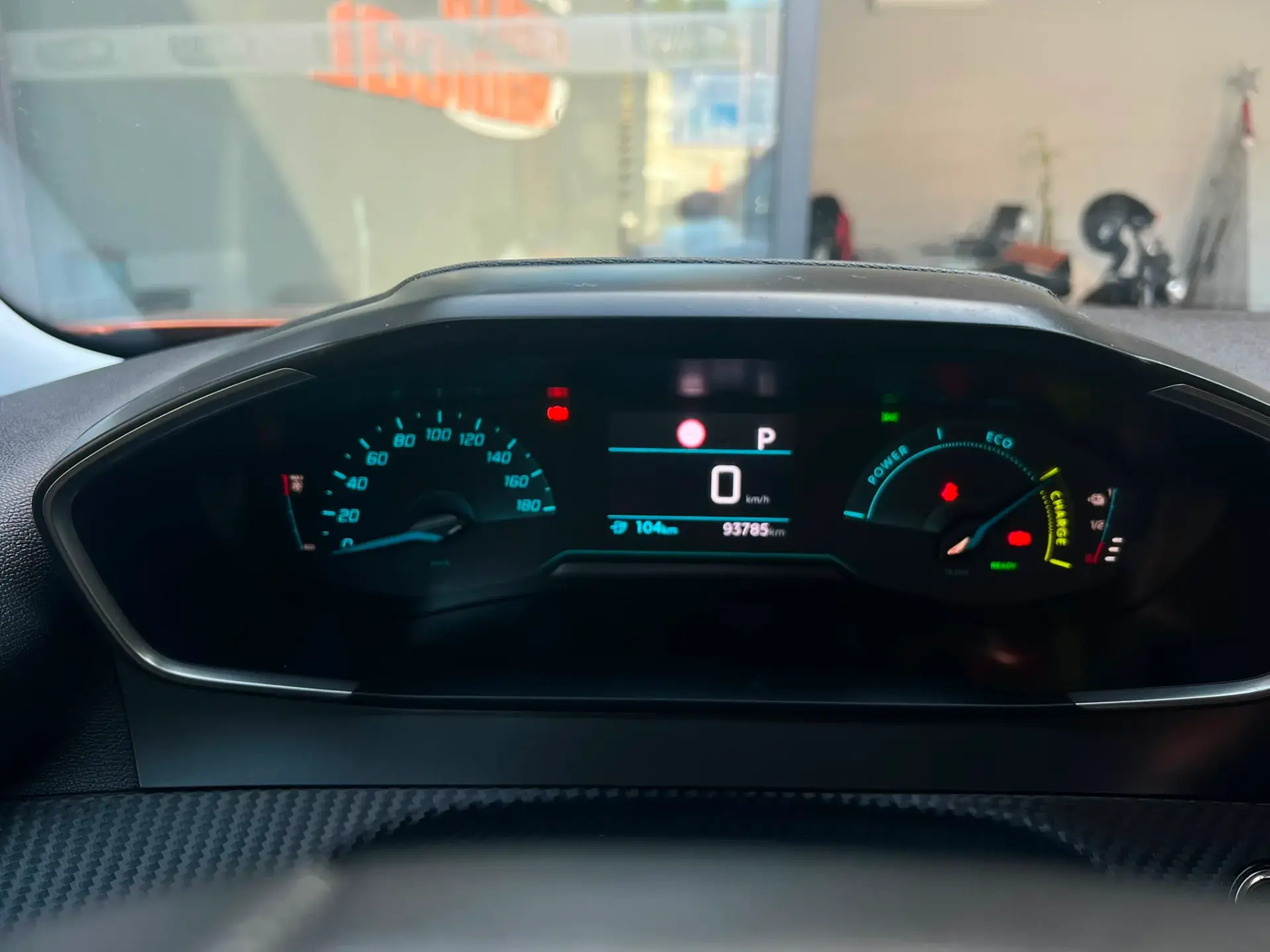Peugeot e-2008 50 kWh Active Pack 14