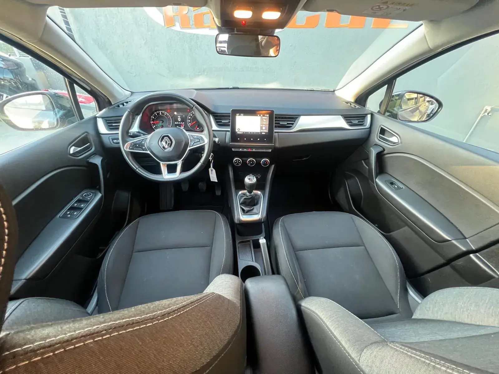 Renault Captur 1.0 TCe Zen 11