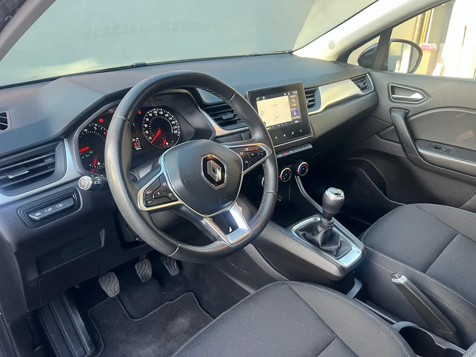 Renault Captur 1.0 TCe Zen 12