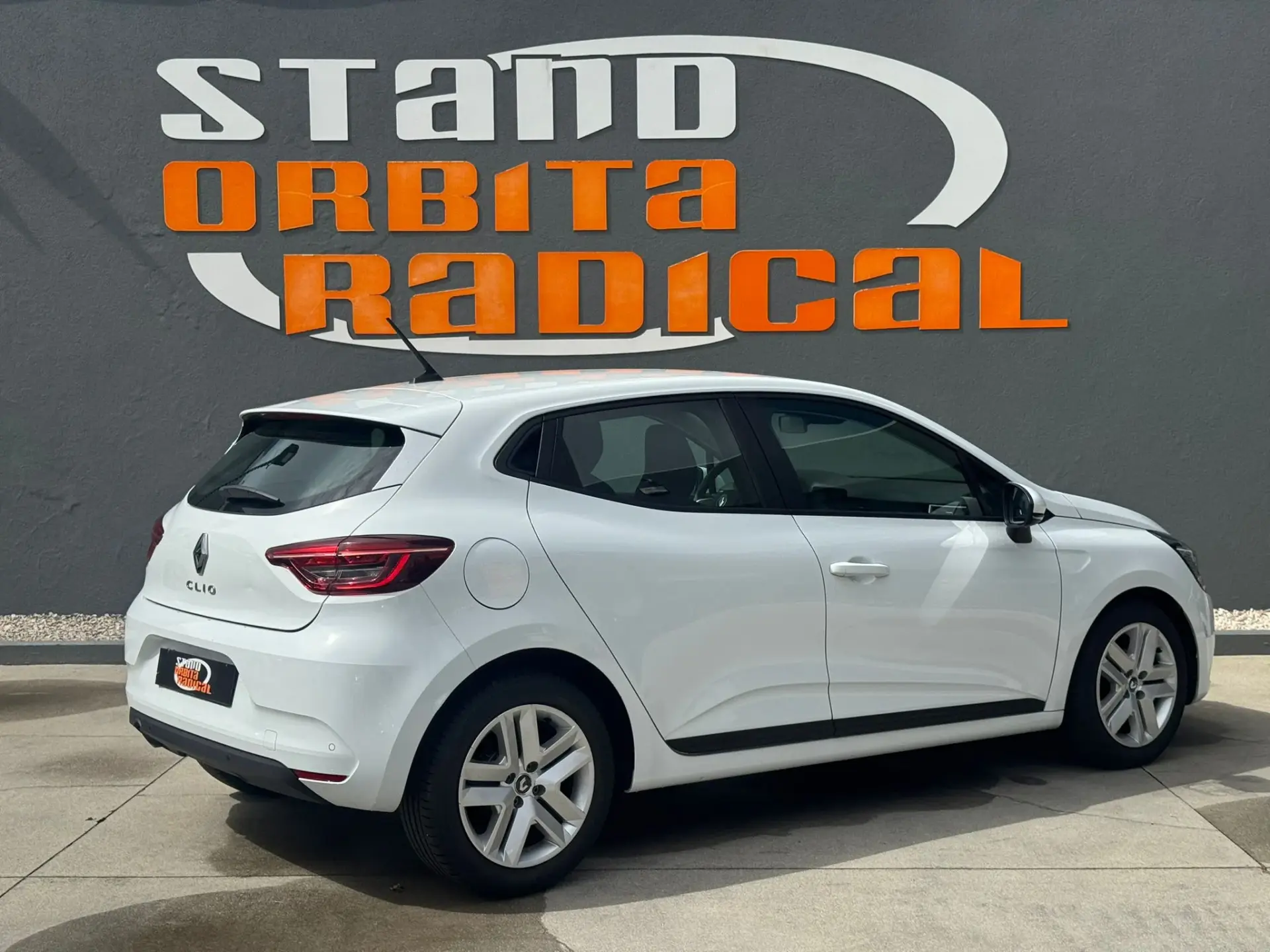 Renault Clio 1.0 TCe Zen Bi-Fuel 2