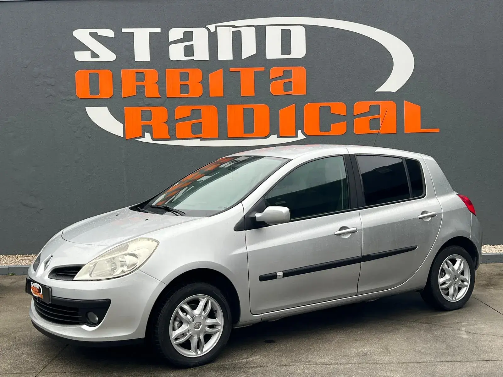 Renault Clio 1.2 16V Dynamique 1