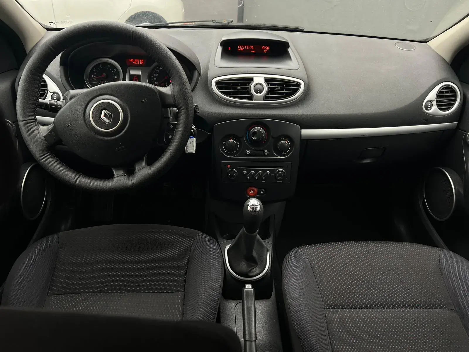 Renault Clio 1.2 16V Dynamique 5
