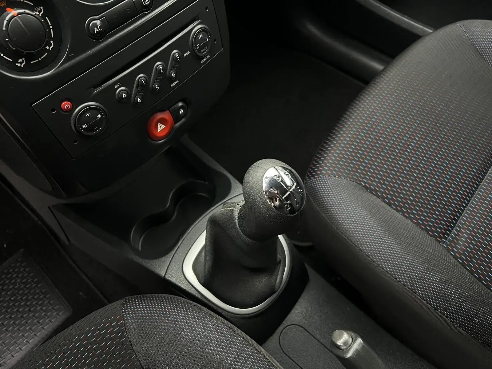 Renault Clio 1.2 16V Dynamique 8