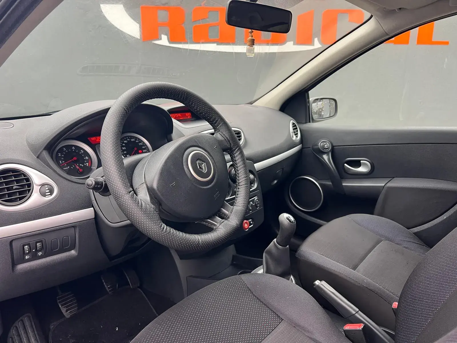 Renault Clio 1.2 16V Dynamique 11